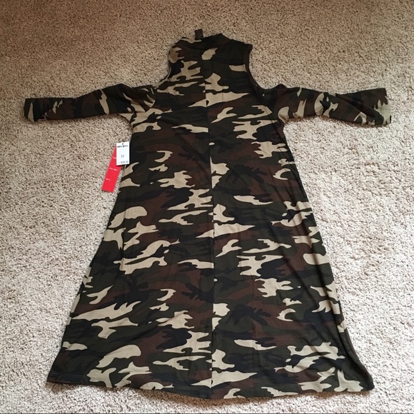 Open shoulder dress - Picture 2 of 4